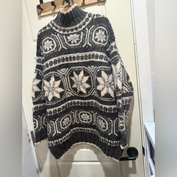 The Limited Sweaters - Limited Cozy Black and Cream Turtleneck Sweater